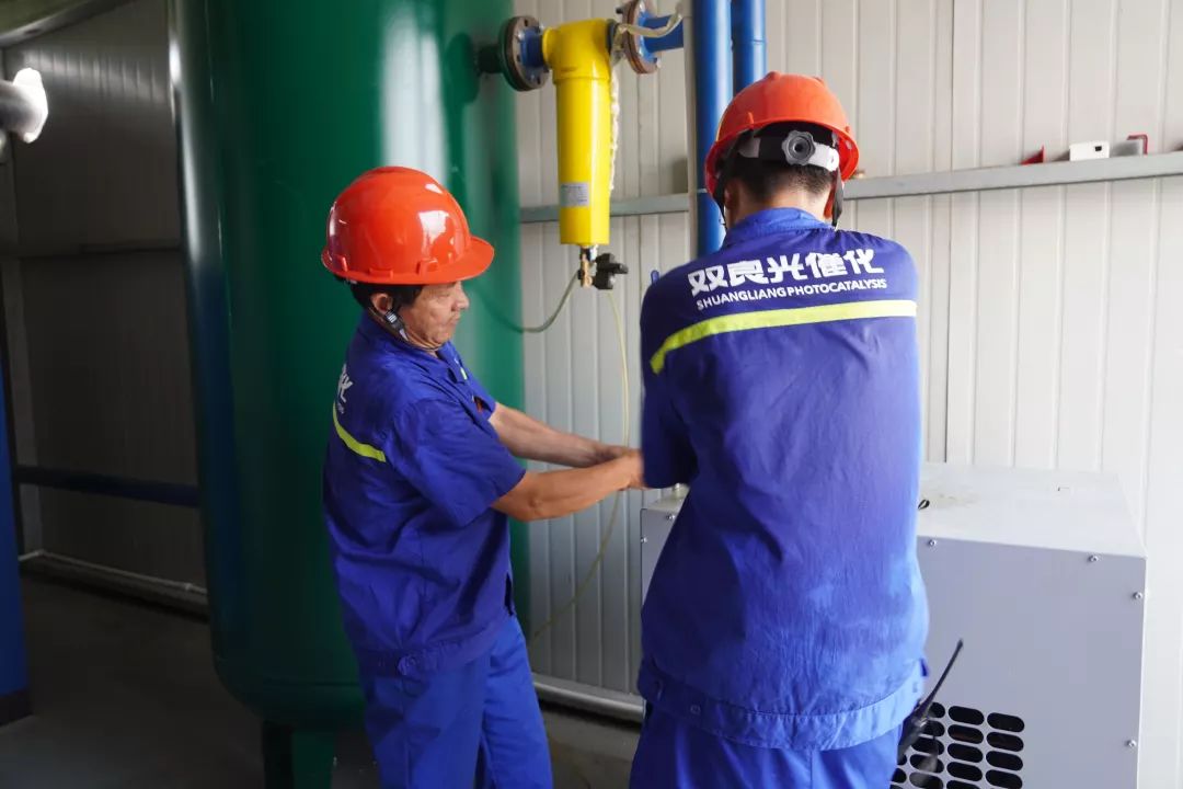 【<a href=http://m.r1lxrhg.cn target=_blank class=infotextkey>雙良</a><a href=http://m.r1lxrhg.cn target=_blank class=infotextkey>新型光催化</a>】“堅守”在汗水中閃光