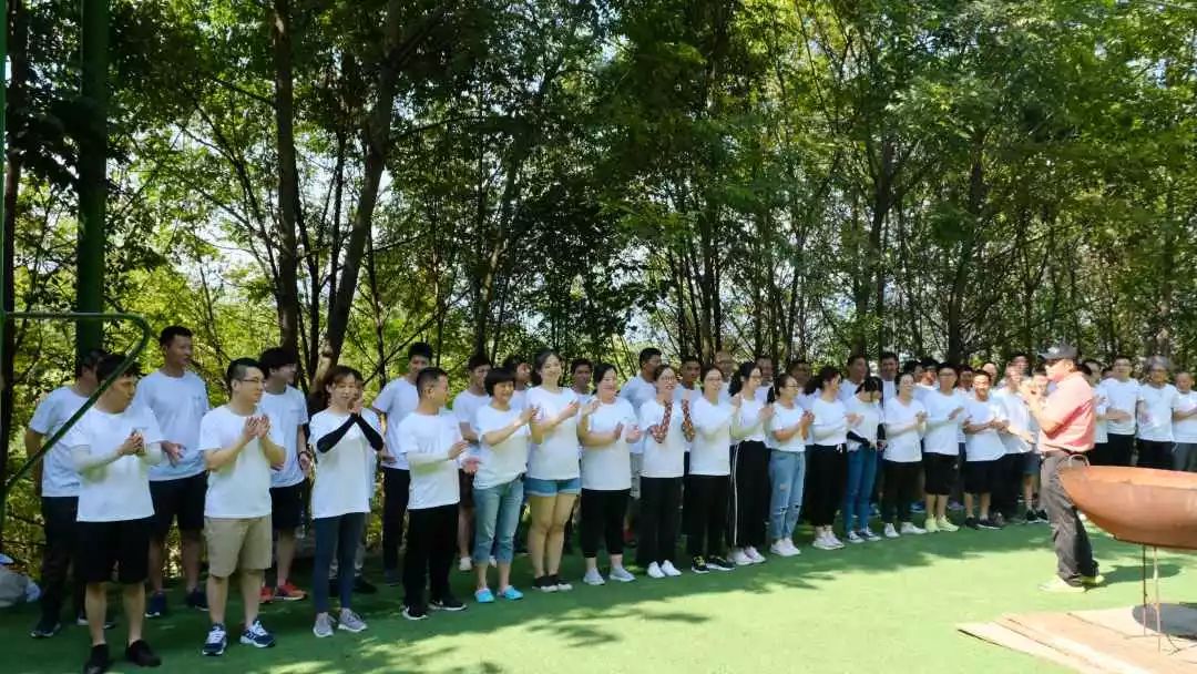 “雙良新型光催化“團(tuán)隊(duì)為王，風(fēng)雨同行”！