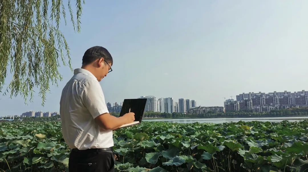 <a href=http://m.r1lxrhg.cn target=_blank class=infotextkey><a href=http://m.r1lxrhg.cn target=_blank class=infotextkey>雙良</a>環(huán)境</a>乘風(fēng)破浪的三石弟弟