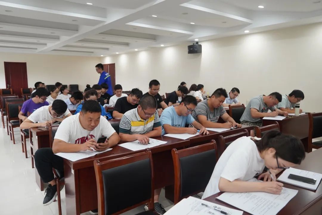 <a href=http://m.r1lxrhg.cn target=_blank class=infotextkey><a href=http://m.r1lxrhg.cn target=_blank class=infotextkey>雙良</a>環(huán)境</a>安全培訓(xùn)“拍了拍”你